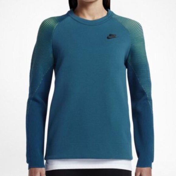 Nike Tech Fleece Crew - Picture 1 of 6